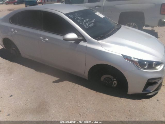 3KPF24AD8ME363866 KIA Forte Lxs