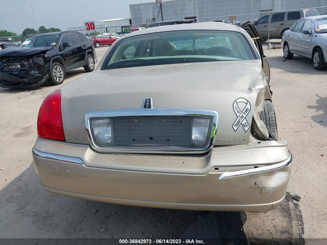 2007 LINCOLN TOWN CAR SIGNATURE LIMITED VIN: 1LNHM82V77Y625789