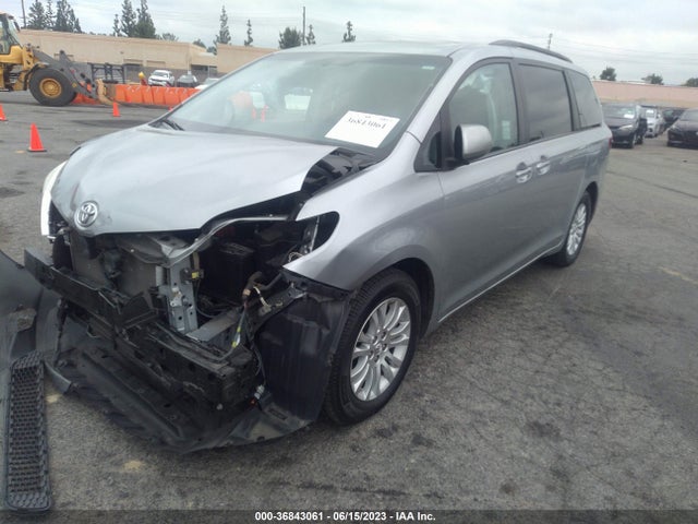 Toyota Sienna Xle Auto Access 2017 5TDYZ3DC4HS822078 Image 2