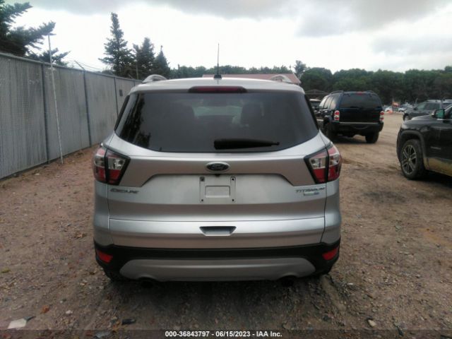 1FMCU9J94HUB03988 Ford Escape Titanium