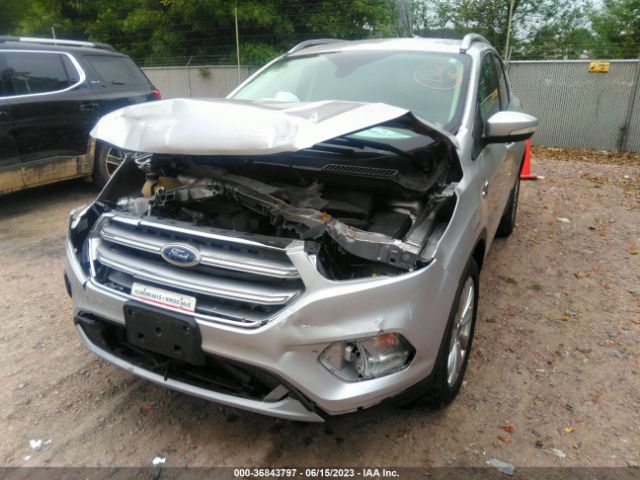 1FMCU9J94HUB03988 Ford Escape Titanium
