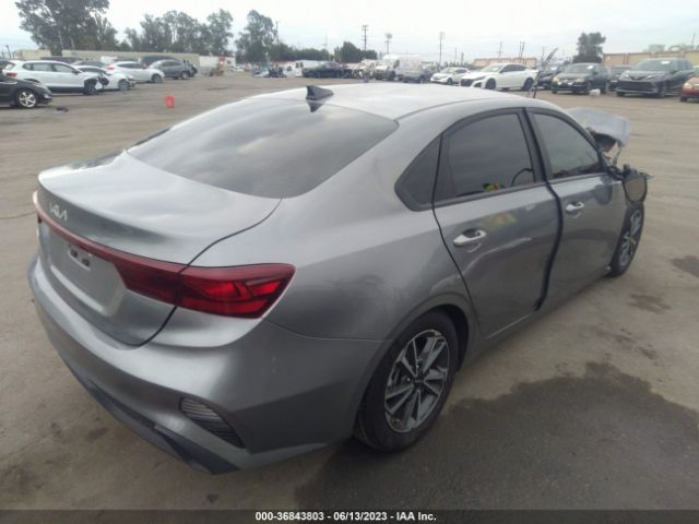 3KPF24AD0NE503068 KIA Forte Lxs