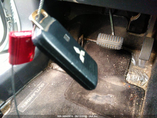 JA4AD3A31EZ019253 Mitsubishi Outlander Se