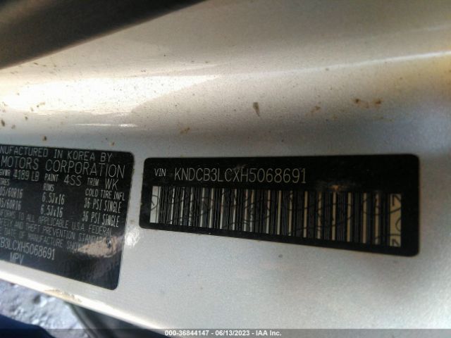 KNDCB3LCXH5068691 KIA NIRO LX