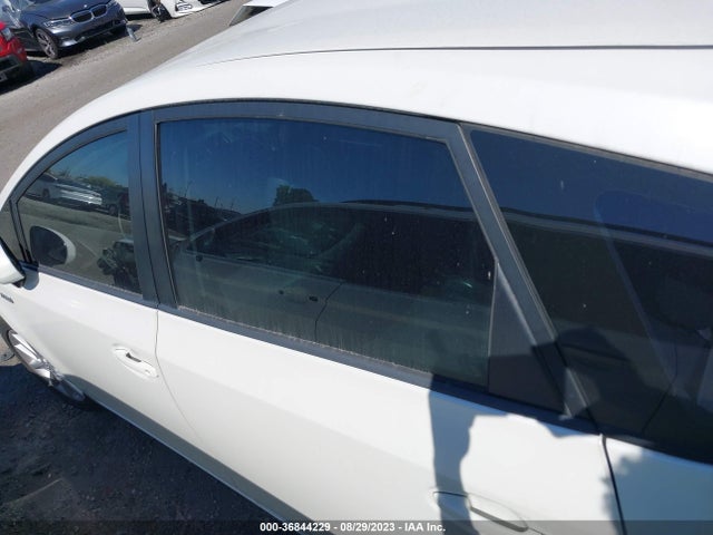 Toyota Prius V Two/three/five 2014 JTDZN3EU8E3332537 Image 6