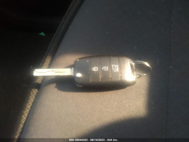 5XYPGDA59GG150317 KIA SORENTO LX