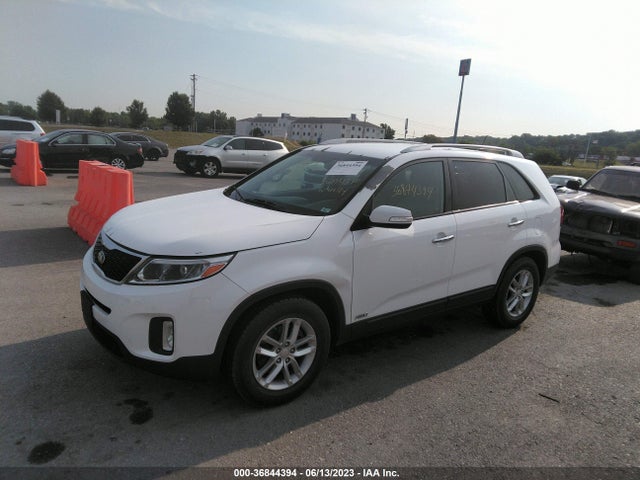 KIA SORENTO LX 2014 5XYKTCA66EG509855 Image 2