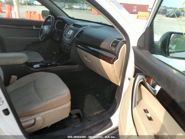 KIA SORENTO LX 2014 5XYKTCA66EG509855 Image 5
