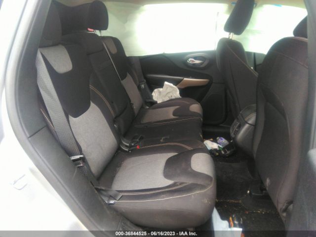 1C4PJLAB0HW577214 Jeep Cherokee Sport