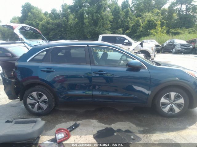 KNDCB3LC8J5189466 KIA NIRO LX