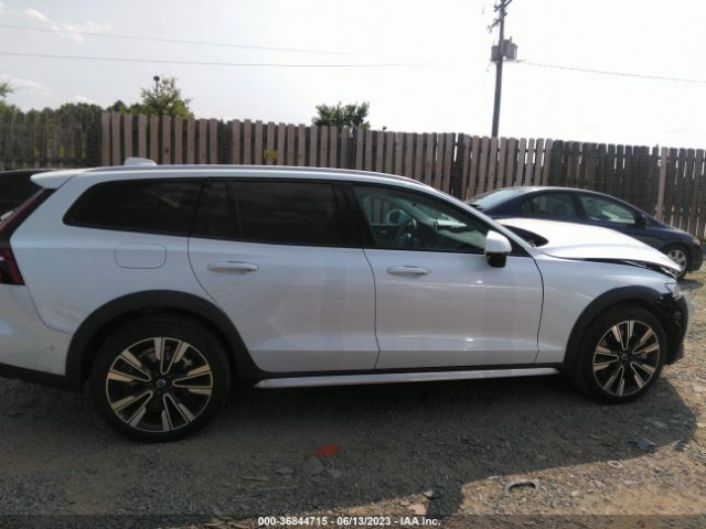 YV4L12WC6P2106228 Volvo V60 Cross Country Ultimate