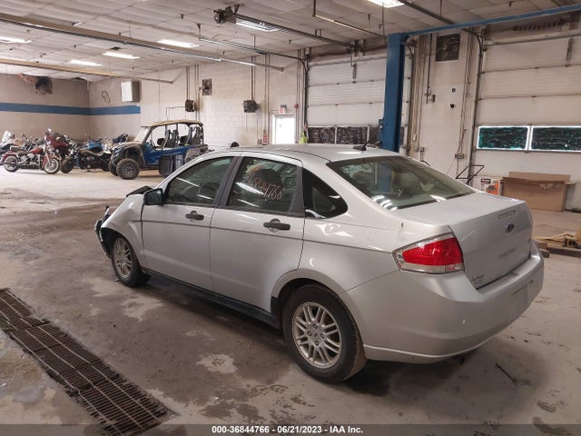 2011 FORD FOCUS SE VIN: 1FAHP3FN2BW172457