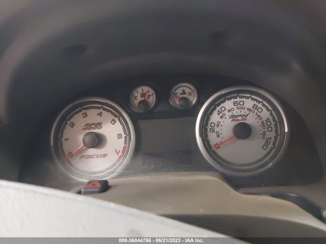 2011 FORD FOCUS SE VIN: 1FAHP3FN2BW172457