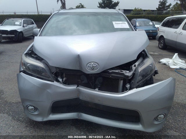 Toyota SIENNA SE 2016 5TDXK3DC4GS728426 Image 4