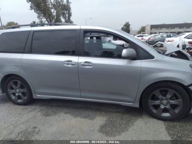 Toyota SIENNA SE 2016 5TDXK3DC4GS728426 Image 5