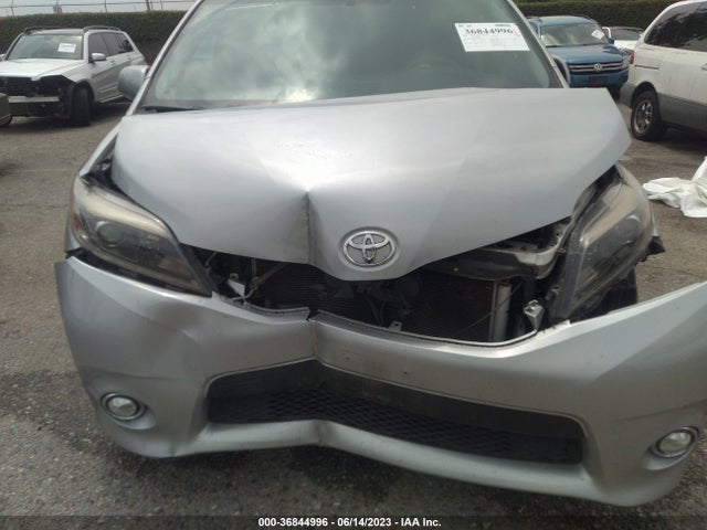 Toyota SIENNA SE 2016 5TDXK3DC4GS728426 Image 12