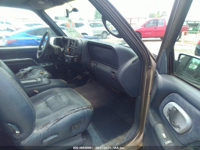 1998 CHEVROLET C/K 1500 VIN: 2GCEC19R0W1183076