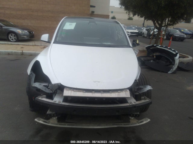 Tesla Model Y Long Range 2022 7SAYGDEE5NA018951 Image 12