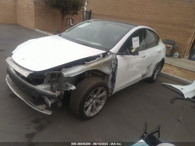 Tesla Model Y Long Range 2022 7SAYGDEE5NA018951 Image 2