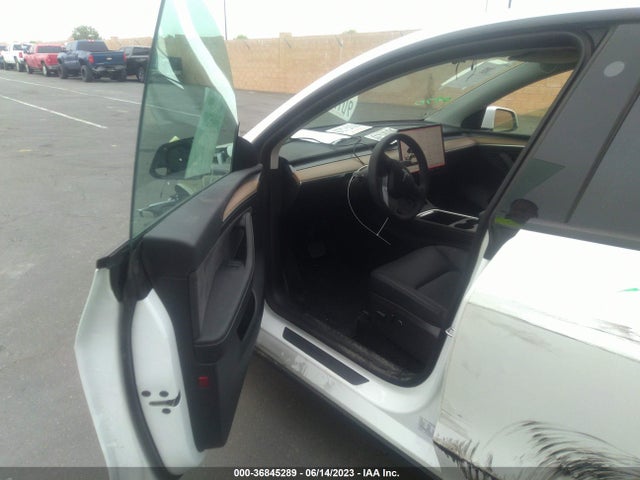 Tesla Model Y Long Range 2022 7SAYGDEE5NA018951 Image 5