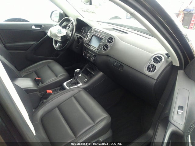 WVGAV7AX6GW507918 Volkswagen TIGUAN SE