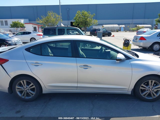 2017 HYUNDAI ELANTRA SE VIN: 5NPD84LF1HH193582