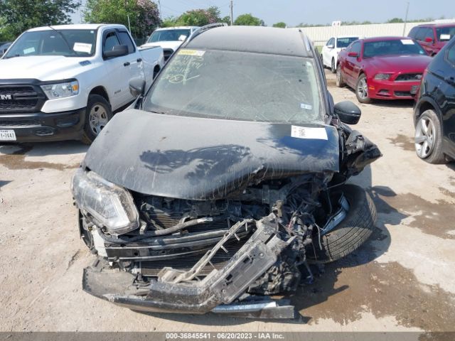 KNMAT2MTXJP502115 Nissan ROGUE SV