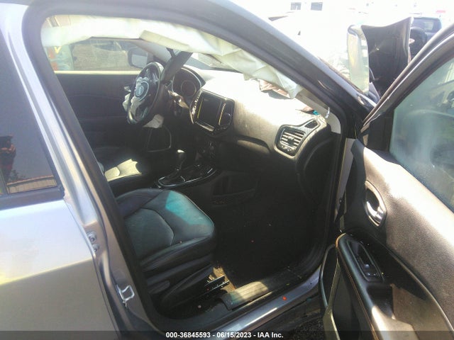 3C4NJDCB9KT723228 Jeep Compass Limited