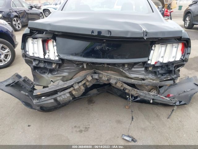 1FA6P8AM8F5338754 Ford Mustang V6