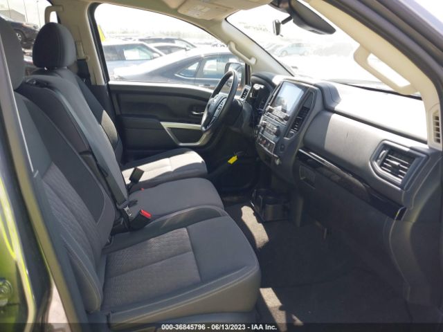 1N6AA1EE0NN104538 Nissan TITAN SV