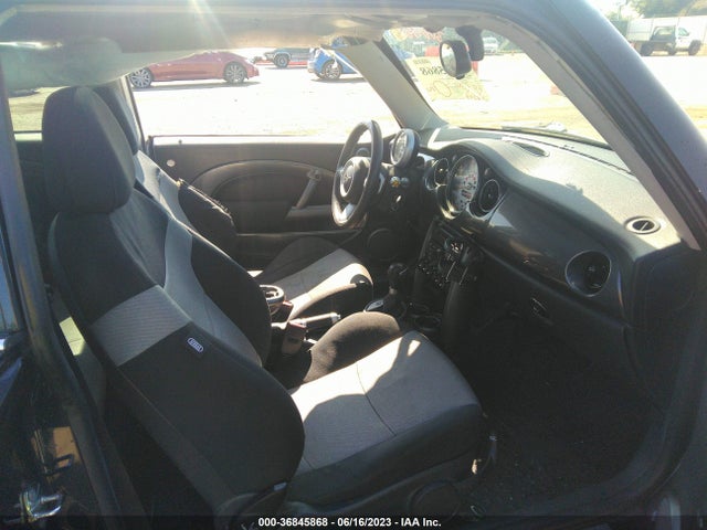 2006 MINI COOPER HARDTOP WMWRE33586TG99659 Photo 4
