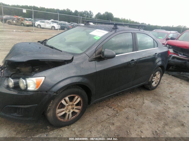 Chevrolet SONIC LT 2014 1G1JC5SH1E4231865 Image 2