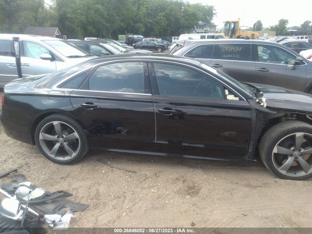 2014 Audi S8, VIN: WAUD2AFD2EN002304