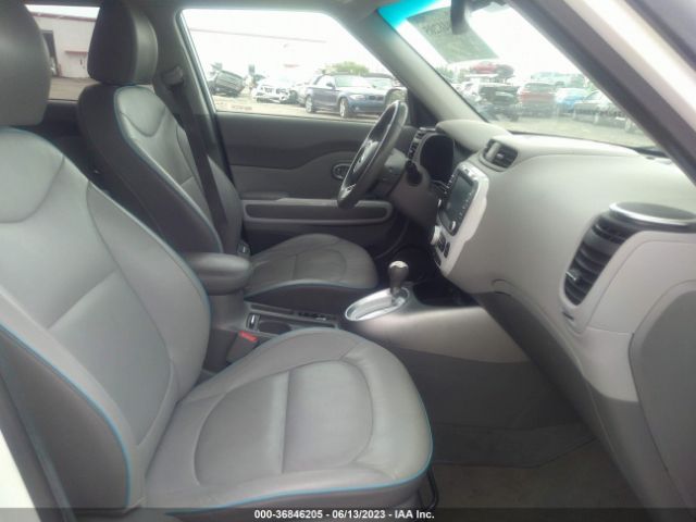 KNDJX3AEXF7002074 KIA Soul Ev +