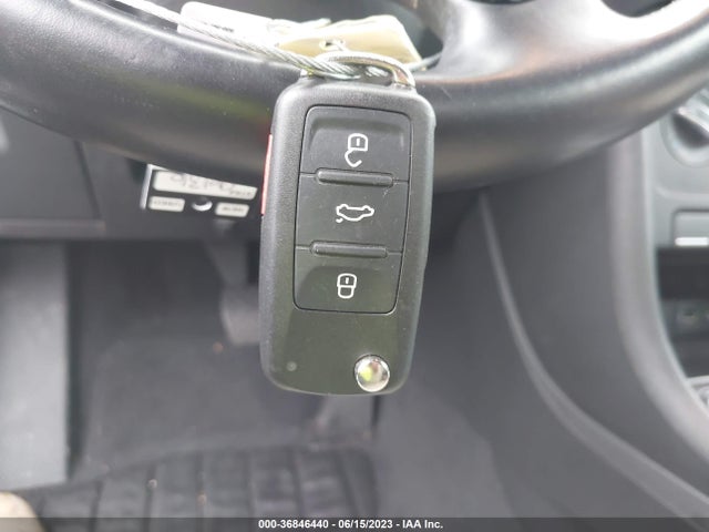 Продажа на аукционе авто 2018 Volkswagen Beetle Convertible S/coast/se, vin: 3VW5DAAT8JM502890, номер лота: 36846440