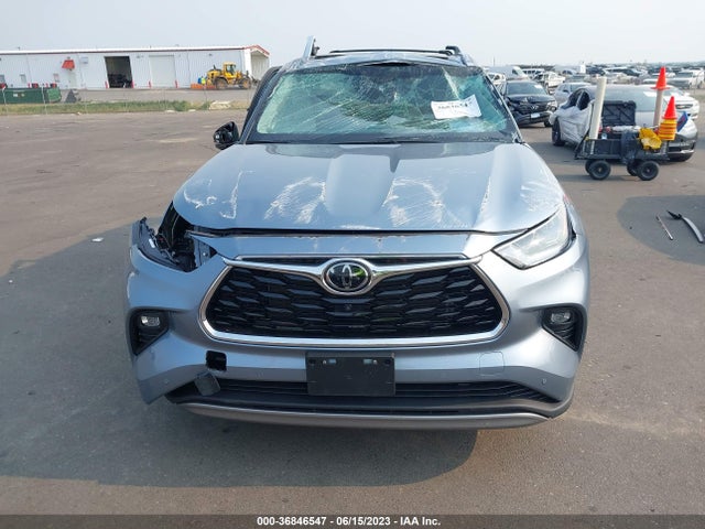 Toyota Highlander Platinum 2022 5TDFZRBH9NS215694 Image 4