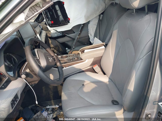 Toyota Highlander Platinum 2022 5TDFZRBH9NS215694 Image 11
