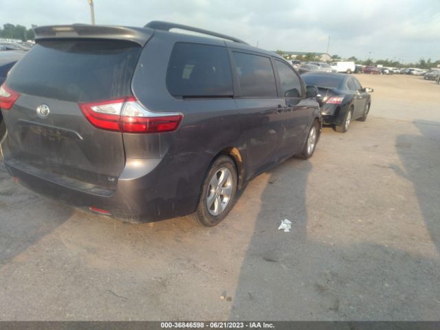 5TDKZ3DC5HS829837 Toyota SIENNA LE