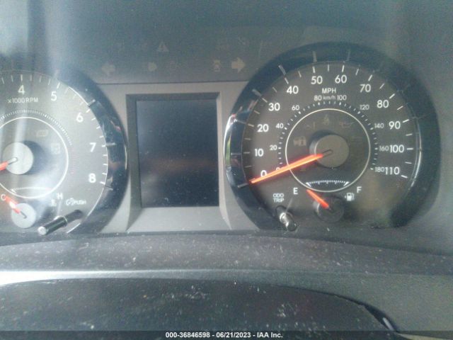 5TDKZ3DC5HS829837 Toyota SIENNA LE