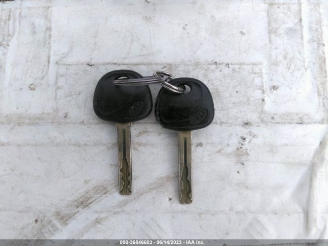 KNDJN2A27F7786445 KIA Soul Base