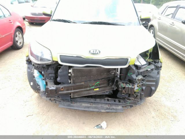 KNDJN2A27F7786445 KIA Soul Base