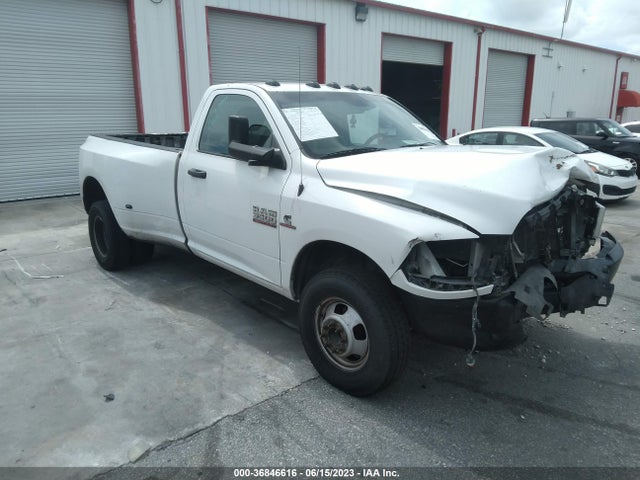 2015 Ram 3500 LCF, VIN: 3C63RPAL4FG690108