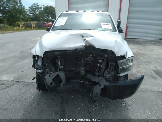 2015 Ram 3500 LCF, VIN: 3C63RPAL4FG690108