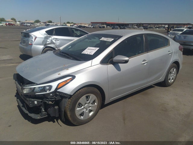 KIA FORTE LX 2018 3KPFL4A73JE261930 Image 2