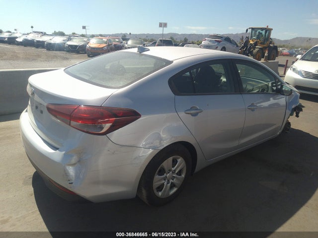 KIA FORTE LX 2018 3KPFL4A73JE261930 Image 11