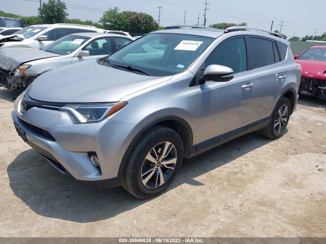 Toyota Rav4 Xle 2017 2T3RFREV1HW572572 Image 2