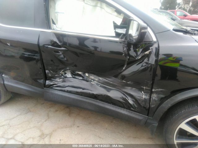 JN1BJ1CP5JW501164 Nissan Rogue Sport Sl