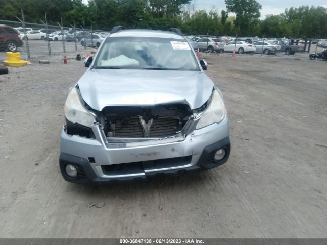 4S4BRCDC5E3203276 Subaru Outback 2.5i Premium