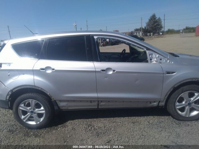 1FMCU9G92FUA81381 Ford ESCAPE SE