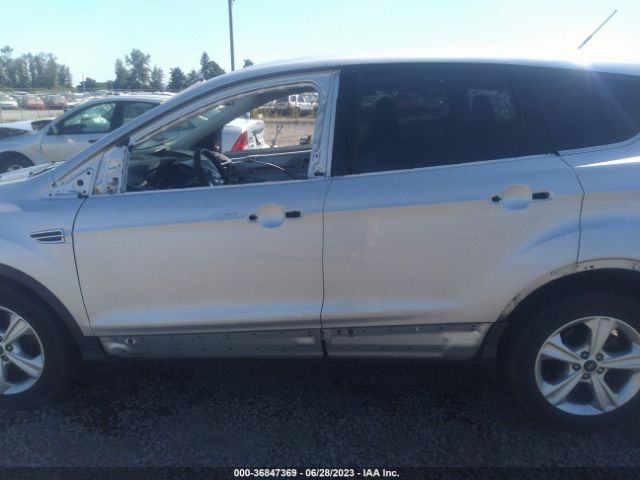 1FMCU9G92FUA81381 Ford ESCAPE SE